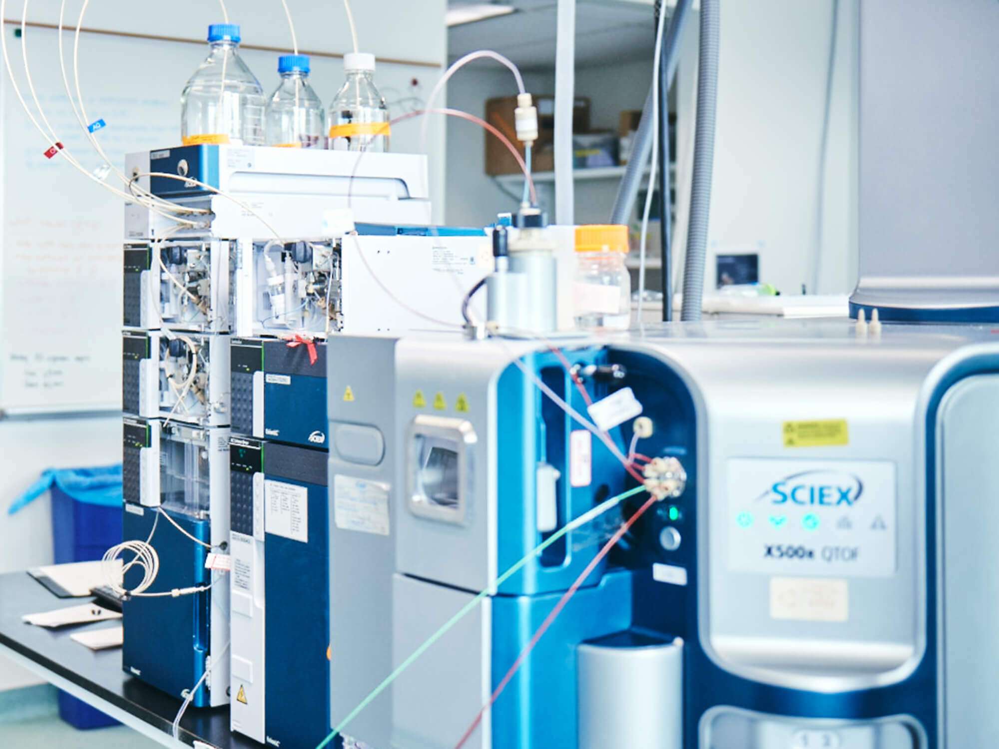 Sistema X500R QTOF in un laboratorio analitico